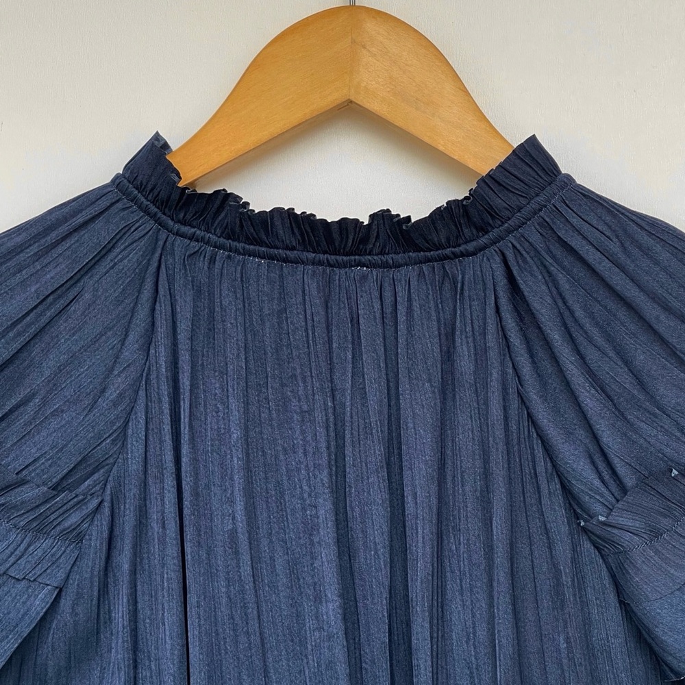 Evereve Ruffle Sleeve Satin Blouse Pleated Texture Relaxed Fit Tie Neck Flowing - Picture 7 of 11
